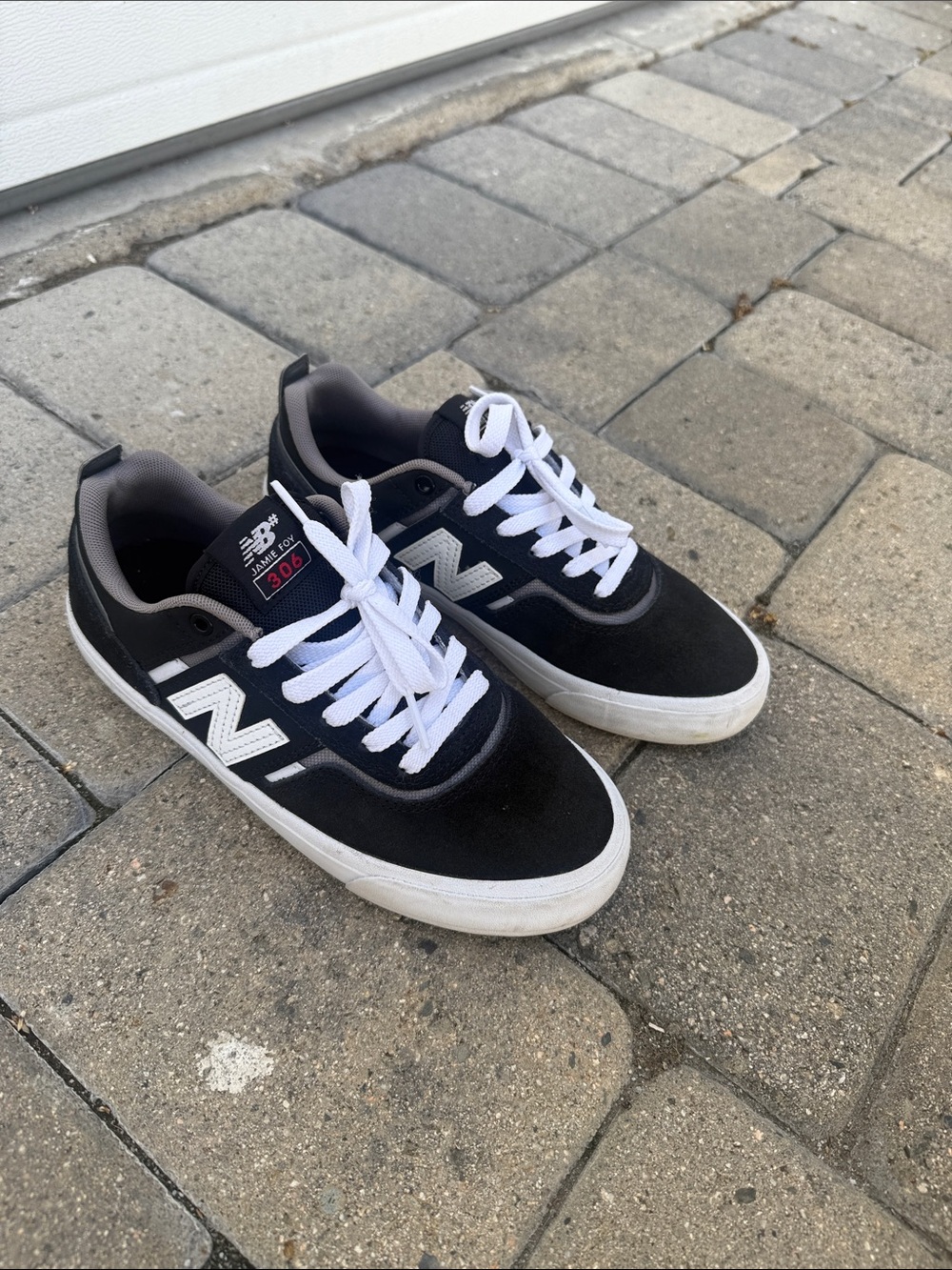 New Balance Men's Black and White Skate Sneakers